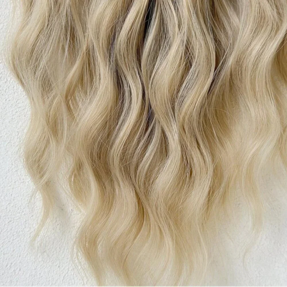 CLIP IN HAIR EXTENSIONS - Extra Light Blonde Long  Wavy 22 inches - Picture 3 of 5